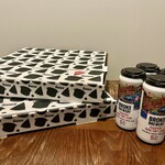 Sauce Restaurant - 写っているビールが16oz缶（日本の500ml缶相当）なので、ピザの巨大さが分かると思います。