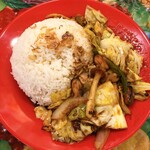 カジュアル タイ料理 カオサンカァ - 日替り:春キャベツとムール貝のトムヤムソース炒め