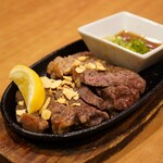 ラクレットチーズ×個室肉バル 高槻肉の会 - 牛ハラミ炙り焼き