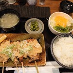 Ganso Yaki Tori Kushi Hacchin - やきとり定食塩　\880(22-02)