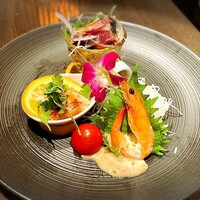 廣東料理 民生 ヒルトンプラザウエスト店 - 海老、よだれ鶏、カツオ