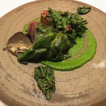フロリレージュ - 蝦夷鹿のロースト 縮みほうれん草と共に 肉汁、ほうれん草、胡麻のソースで3