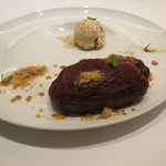 フロリレージュ - シュー生地にスフレ エスプレッソのシャーベット クレームブリュレのアイスクリーム1