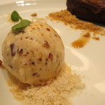 フロリレージュ - シュー生地にスフレ エスプレッソのシャーベット クレームブリュレのアイスクリーム3