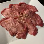 老舗精肉店直送 岡崎焼肉 飛騨牛の奴隷 - 