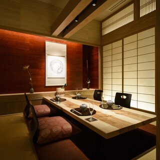 Hospitality with all rooms completely private. A relaxing private room with a sunken kotatsu.