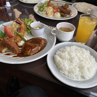 展望レストラン・ワンピース_1