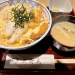 Oomuraan - カツどん970円