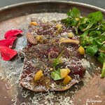 カーサ・デル・チーボ - 奥津軽産 猪のハツ燻製のカルパッチョ