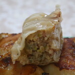 三番 - ギョウザ断面アップ