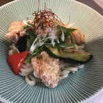 本格熟成うどん 一期一麺 - 揚げ鶏と彩り野菜の冷やしうどん