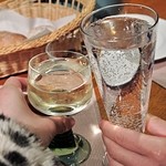 ラ・キャセロール - 乾杯！ここでも寒くてコート脱げなかったので袖www