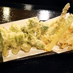 Haraya - 春の香り 山菜と稚あゆの天ぷら