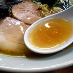 家系ラーメン 近藤家 - たっぷり鶏油の超絶バランス型スープ