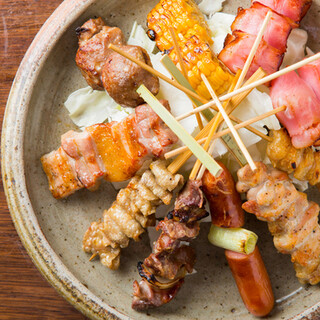 Yakitori (grilled chicken skewers) made with domestically-raised chicken in the morning is exquisite! !