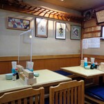 芳すし - 店内の一部