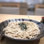 Osakana Kazoku - ◆お蕎麦は香りは感じないのですが、滑らか食感。 量もタップリで、他店より多いですね。