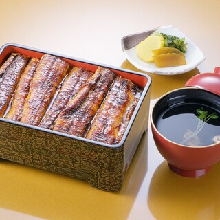 Exquisite eel dishes grilled with great care.