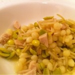 アル・ケッチァーノ - だだちゃ豆と鶏肉と手打パスタが口の中で混ざり合って、楽しみながら味わえる新食感のパスタ料理。
                                オススメです。