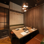 Oumiushi Yakiniku Niku Tatsu - 個室でも一部ガラスで外からも見えない開放的な造りのお部屋もあります。