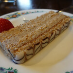 VIZ ブリュノー家の食卓 - エステルハージトルテ