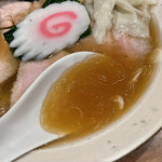 麺処 ほん田 - 林SPF豚のゲンコツ、背ガラを使用したスープ