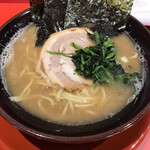 横浜家系ラーメン - 料理写真: