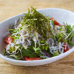 Whitebait choregi salad