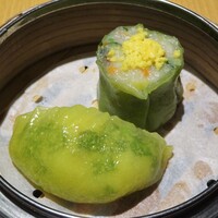 喜記 銀座店 - 喜記ランチコース：2種蒸し点心（海老とニラの餃子、海老と介蘭菜 塩漬たまごの焼売）