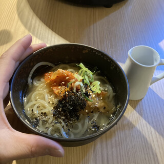 Makiyakiniku Aritan - 冷麺。ちっちゃいので食べ切れる。