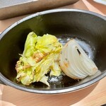 はっこく - 2022.3.  春キャベツと新玉葱の焼き野菜