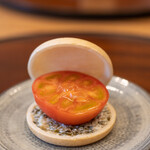 柚木元 - 2022.4 トマト最中（地物フルーツトマト、安曇野産花山葵クリームチーズ、花山葵ジュレ）