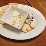 ESOLA 町田駅前店 - チーズの盛り合わせ♬