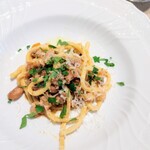 La Brianza - サルシッチャうずら豆青唐辛子を使った自家製ンドゥイヤラグートンナレッリ。ンドゥイヤを自家製しているそうで味わいいい感じになってきたのでと作って下さった一品。爽やかでもあり少しピリ辛でもあり美味しい♡