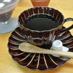 千交苑 - ドリンク写真:何故か美濃焼のカップで珈琲