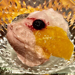 祇園 なん波 - ベリーのアイスクリームにオレンジソース