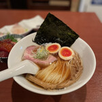 酒肴場 屯 - 津軽煮干し中華蕎麦（味玉入り）¥850