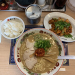 Tenkaippin - 豚キムチ定食¥1050  麺大盛¥150