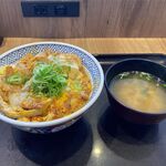 吉野家 - 親子丼並＋味噌汁（437円＋74円）