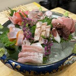 Directly delivered from the central market!! ︎ Luxurious sashimi platter