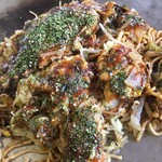 Okonomiyaki Hiroshima - カットじゃなく 最初から上の皮が破れてる