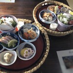 Minou Saryou - 以前は10食限定の「お豆腐膳」など数種類のお膳があったようですけれど、 4/1からはメインがお肉かお魚かを選ぶ「山苞膳：2,000円(税込）」1種類に変更されたそうです。 お支払は現金のみ。