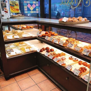 ニッシンベーカリー_2