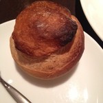 プティ ラパン - 自家製パン。