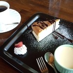 風のアトリエ - クリームチーズのスフレとカスタードプリン