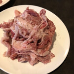 焼肉チャレンジャー - スライスカルビはしっかり焼けばカリカリで美味しい！