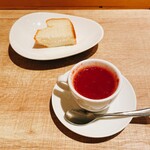 クラッティーニ - やさいポタージュとフォカッチャが最初に