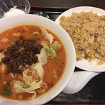 CHINA GARDEN - 四川風担々麺・半チャーハン