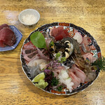 旬ものと日本酒 とみ笑 - 刺身12種