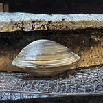 旬ものと日本酒 とみ笑 - 殻付きほっき飯